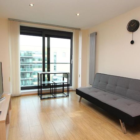 Lovely 2 Bedroom Apartment With Amazing Views In E14 London Luaran gambar