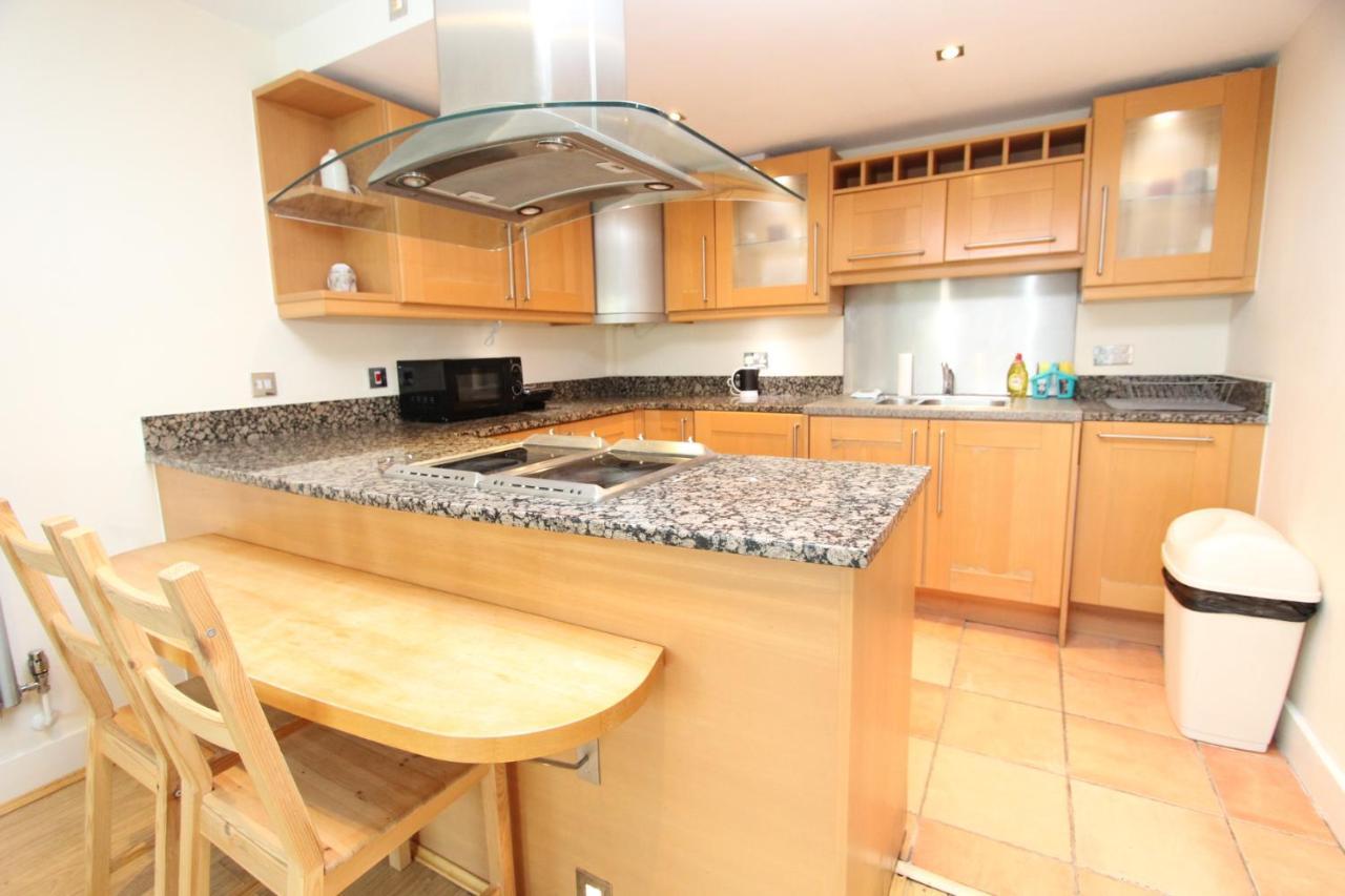 Lovely 2 Bedroom Apartment With Amazing Views In E14 London Luaran gambar